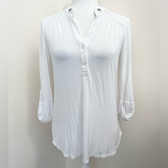 Pretty Ella Moss 3/4 sleeve hi-lo metal grommet collar top! - Picture 1 of 10